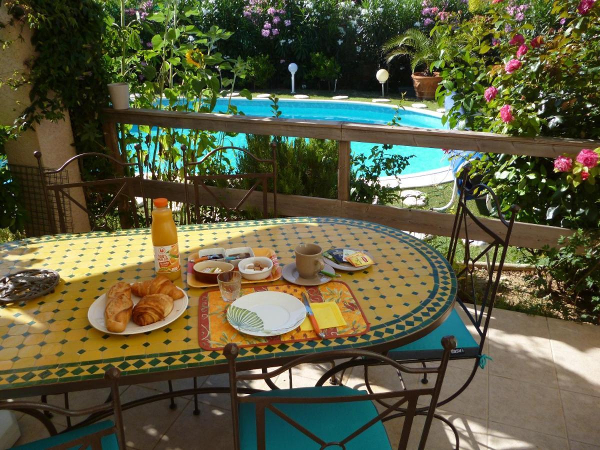 Bed and Breakfast Chez Patrick Roujan Zewnętrze zdjęcie