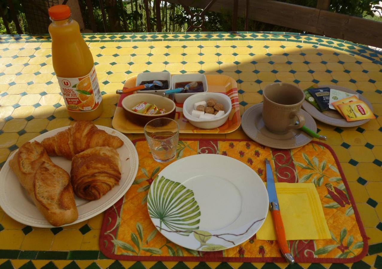 Bed and Breakfast Chez Patrick Roujan Zewnętrze zdjęcie